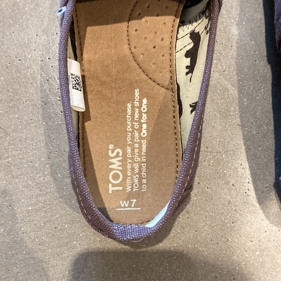 Toms shoes - brand new without tags. - Picture 2 of 3